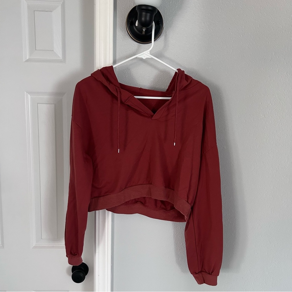 Medium crop hoodie